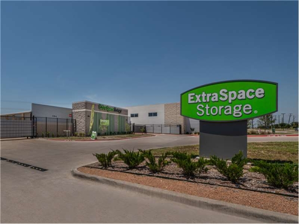 Facility photo: //images.sparefoot.com/medium/21717864e02e899fecd.jpg