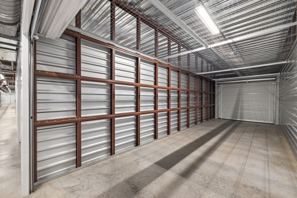 Facility photo: //images.sparefoot.com/medium/2171875f8472c7d4943.jpg