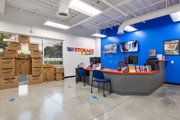 Facility photo: //images.sparefoot.com/medium/2171875f8472ed4586c.jpg