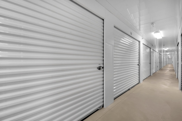 Facility photo: //images.sparefoot.com/medium/21718968938e54b178e.jpg