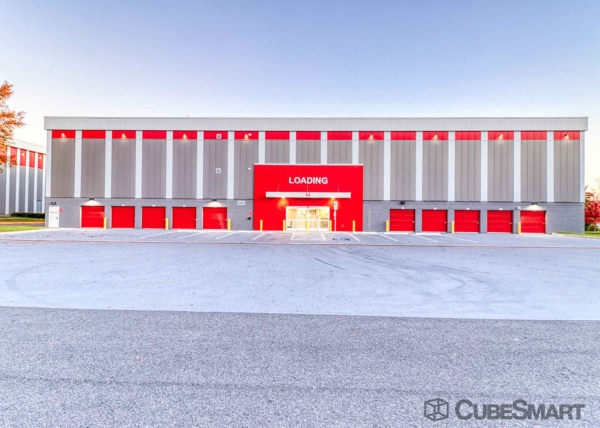 Facility photo: //images.sparefoot.com/medium/21729268833e66ea54c.jpg