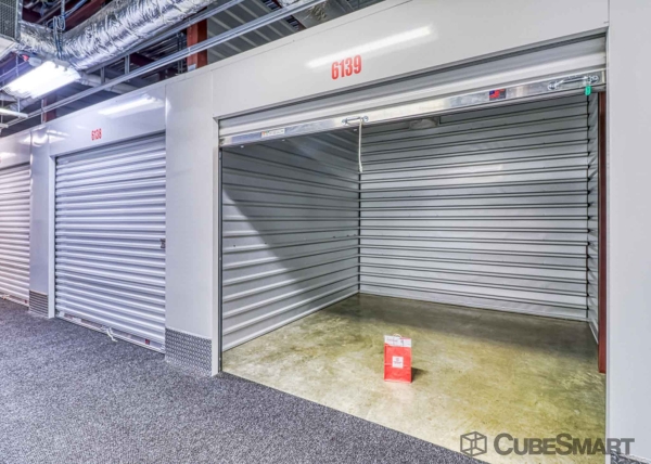 Facility photo: //images.sparefoot.com/medium/217292688b2434d9360.jpg