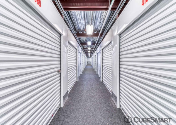 Facility photo: //images.sparefoot.com/medium/217292688c709f65ca0.jpg