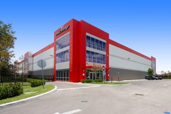Facility photo: //images.sparefoot.com/medium/217323687f91571078f.jpg