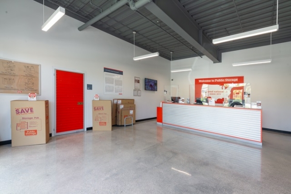 Facility photo: //images.sparefoot.com/medium/21732368f786914e7ee.jpg