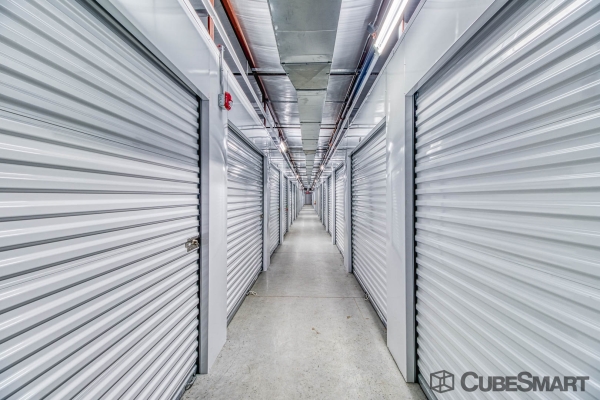 Facility photo: //images.sparefoot.com/medium/217376693a85090c7f6.jpg