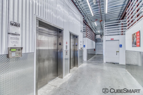Storage Units at CubeSmart Self Storage - FL Orlando Conroy Storage Lane - 4752 Conroy Storage Lane