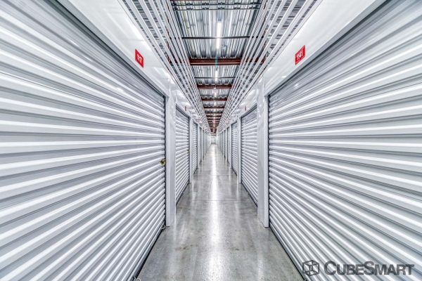 Storage Units at CubeSmart Self Storage - FL Orlando Conroy Storage Lane - 4752 Conroy Storage Lane