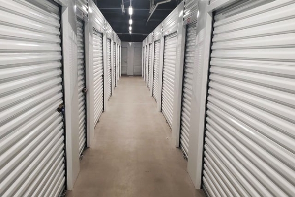 Facility photo: //images.sparefoot.com/medium/217414688231f911157.jpg