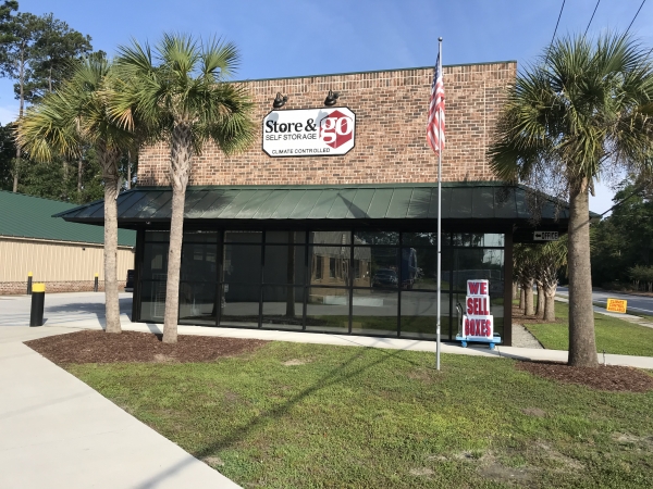 Facility photo: //images.sparefoot.com/medium/2174575ef259059bc32.jpg