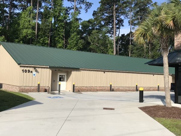 Facility photo: //images.sparefoot.com/medium/2174575ef25909ab640.jpg