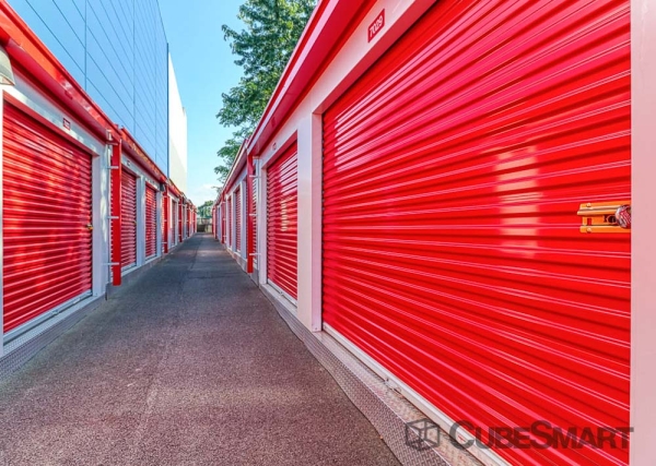 Storage Units at CubeSmart Self Storage - NY Brooklyn McDonald Avenue - 1158 McDonald Avenue