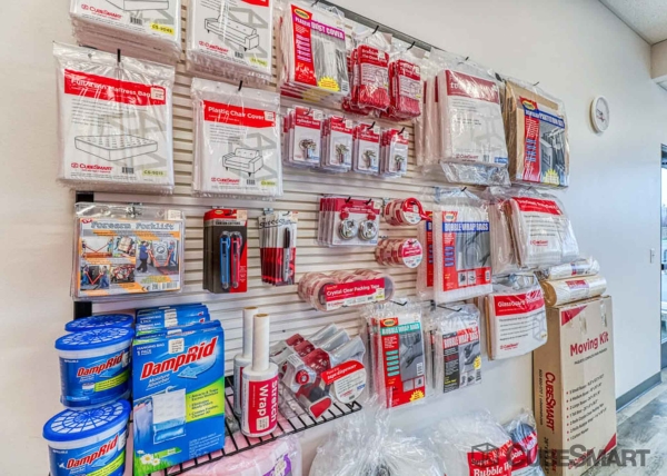 Facility photo: //images.sparefoot.com/medium/217483686f994cd6287.jpg