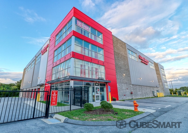 Facility photo: //images.sparefoot.com/medium/21752869dde3f2d5fcf.jpg