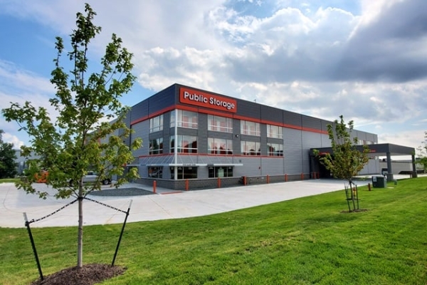 Facility photo: //images.sparefoot.com/medium/21752968920478270cf.jpg