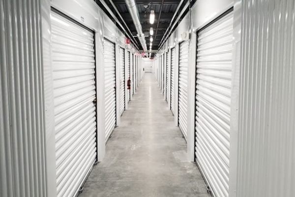 Facility photo: //images.sparefoot.com/medium/21752968920479c8b3f.jpg