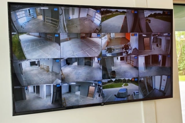 Facility photo: //images.sparefoot.com/medium/21752969513c7a1f921.jpg