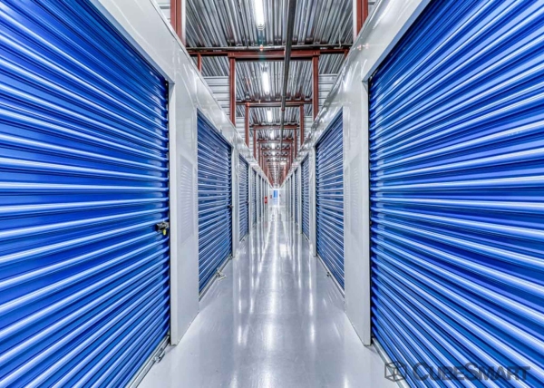 Facility photo: //images.sparefoot.com/medium/217532689444e60b64e.jpg