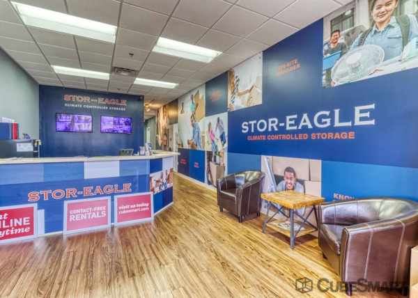 Facility photo: //images.sparefoot.com/medium/217532689444e96bde5.jpg
