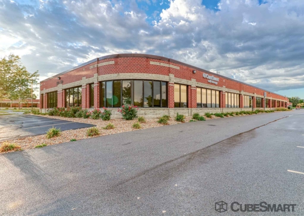 Facility photo: //images.sparefoot.com/medium/21756769df42db941b7.jpg