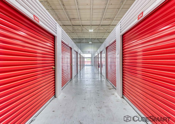 Facility photo: //images.sparefoot.com/medium/21757868906e9b846e7.jpg