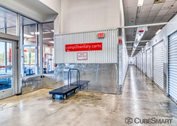 Facility photo: //images.sparefoot.com/medium/21762368834e4d45257.jpg