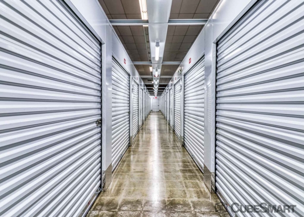 Facility photo: //images.sparefoot.com/medium/21762368834e4f04b83.jpg