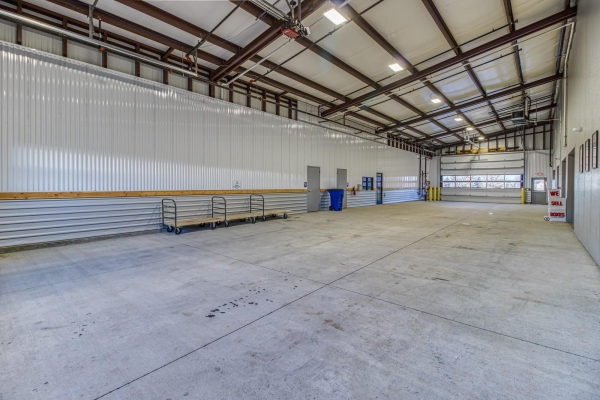 Facility photo: //images.sparefoot.com/medium/217649602c1a98bb7a9.jpg