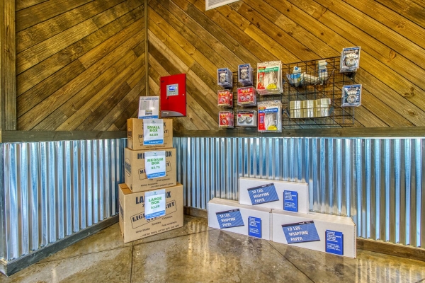 Facility photo: //images.sparefoot.com/medium/217649602c1aaac455b.jpg