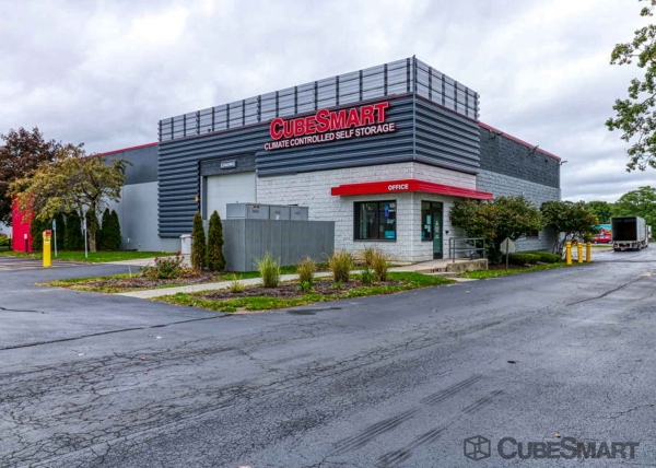 Facility photo: //images.sparefoot.com/medium/21775569788b2d6cfc3.jpg