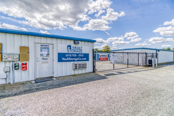 Facility photo: //images.sparefoot.com/medium/21779168b6ec8d2fbdf.jpg