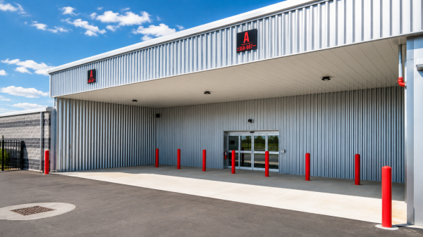 Facility photo: //images.sparefoot.com/medium/2178136a0db6be3727f.png