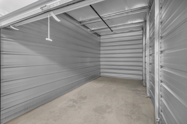 Facility photo: //images.sparefoot.com/medium/21782368f26c552cacb.jpg