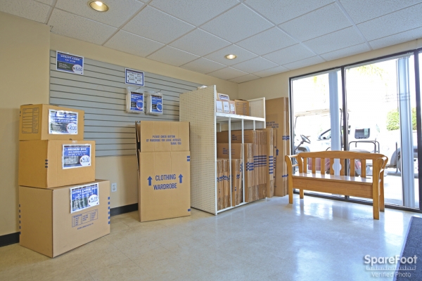 Facility photo: //images.sparefoot.com/medium/2178375f9ada32084e6.jpg