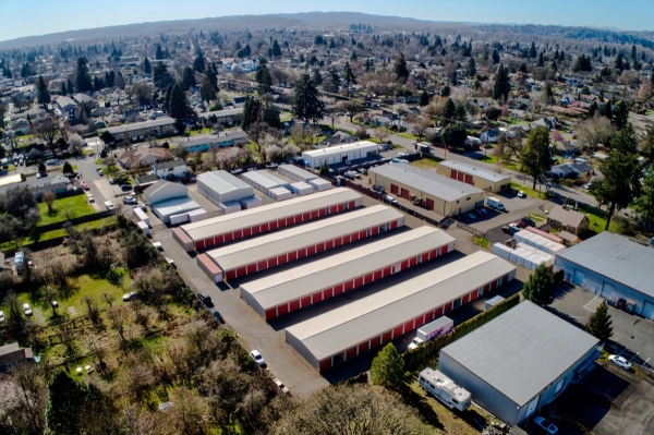 Facility photo: //images.sparefoot.com/medium/2178586887b11932593.jpg