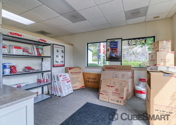 Facility photo: //images.sparefoot.com/medium/21786768258f7657bd0.jpg