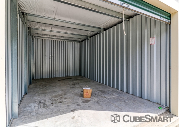 Facility photo: //images.sparefoot.com/medium/217867688329b606427.jpg