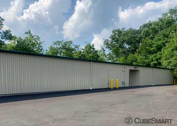 Facility photo: //images.sparefoot.com/medium/217867695f61844ee61.jpg