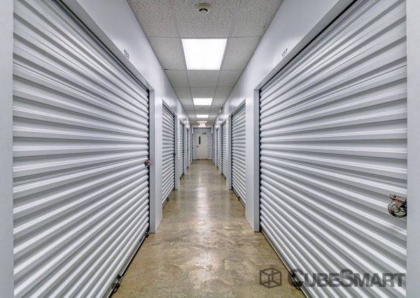 Facility photo: //images.sparefoot.com/medium/21786769f59da8eec8e.jpg