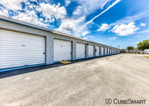Facility photo: //images.sparefoot.com/medium/217869686f682c6e501.jpg