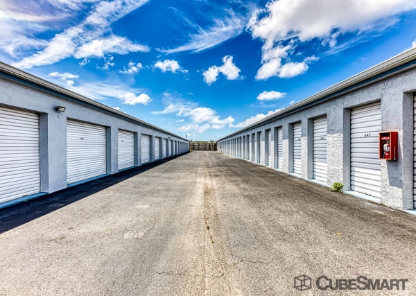 Facility photo: //images.sparefoot.com/medium/217869686f682e6adf4.jpg