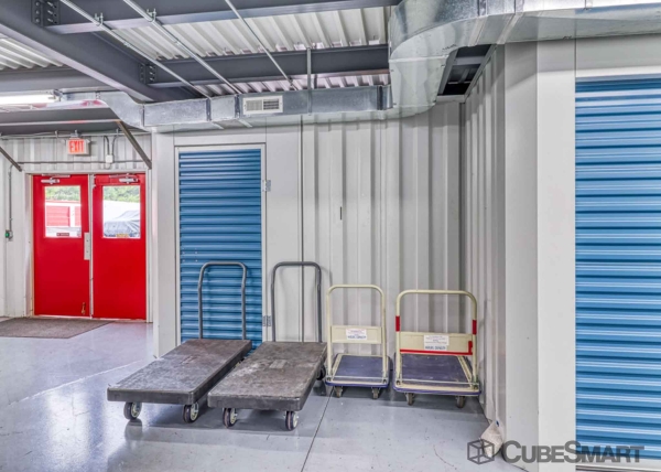 Facility photo: //images.sparefoot.com/medium/21787968907820c509e.jpg