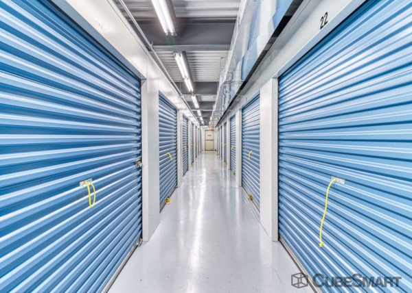 Facility photo: //images.sparefoot.com/medium/2178796970bd4f3d189.jpg