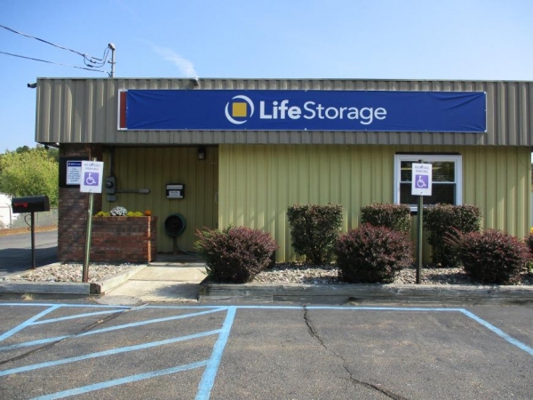 Storage Units at Life Storage - Saratoga Springs - 3081 New York 50 - 3081 New York 50