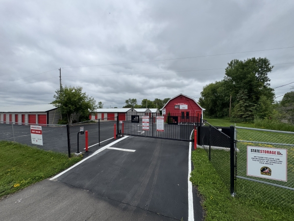 Facility photo: //images.sparefoot.com/medium/217890691202a3750f7.jpeg