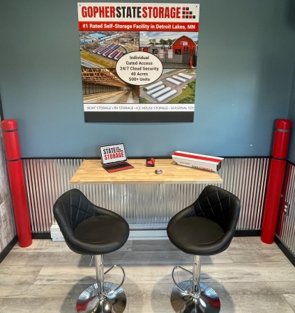 Facility photo: //images.sparefoot.com/medium/217890695e69044d38f.jpeg