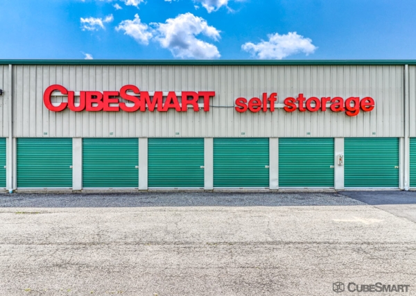 Facility photo: //images.sparefoot.com/medium/217929686f7ff10e3e8.jpg