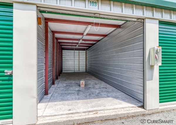 Facility photo: //images.sparefoot.com/medium/217929686f7ff36b346.jpg
