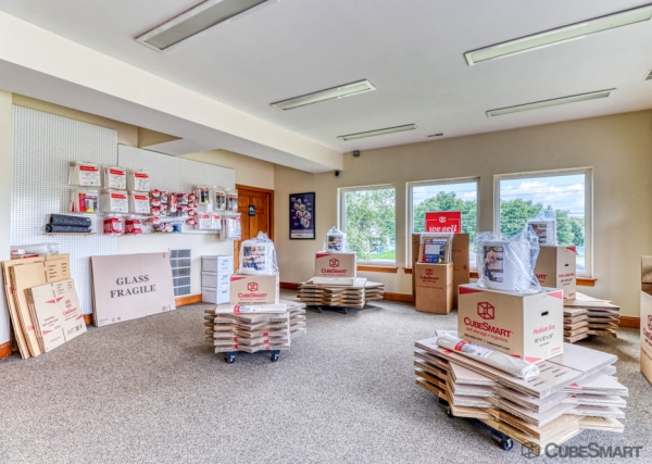 Facility photo: //images.sparefoot.com/medium/21792969032b8d80d51.jpg