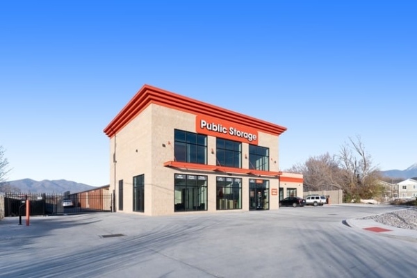 Facility photo: //images.sparefoot.com/medium/21801569f4aa29d9ef8.jpg